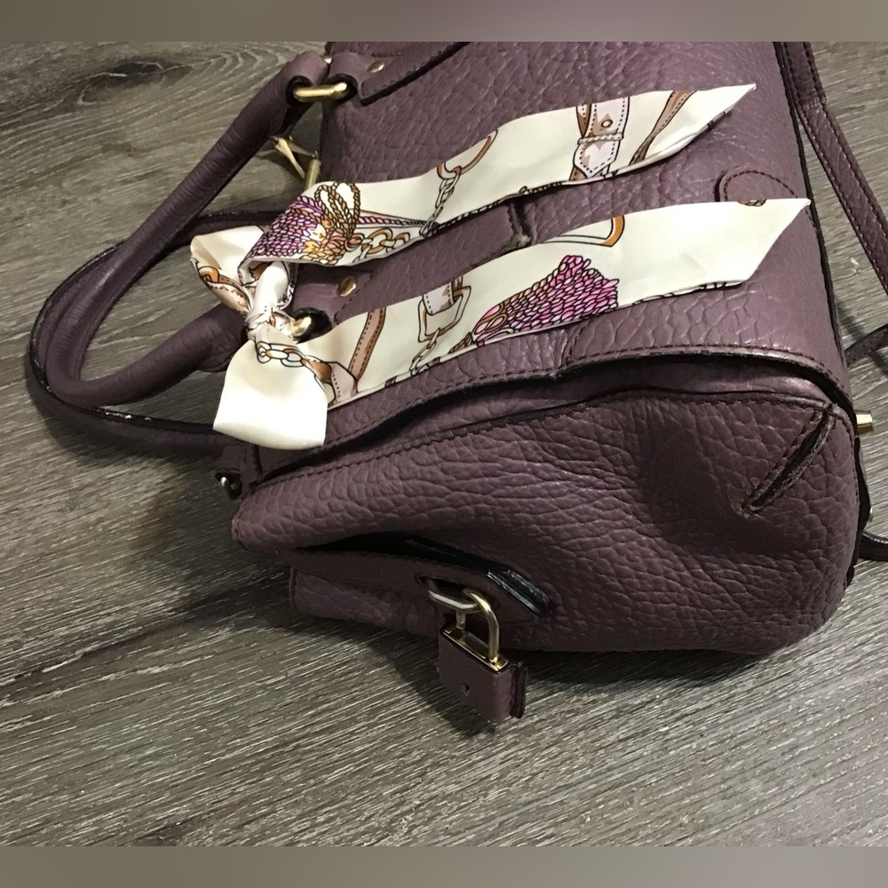 Burberry Bags - Picture 4 of 16